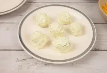 Frischkäse-Küken-Bällchen selber machen – Osterbrunch-Rezept