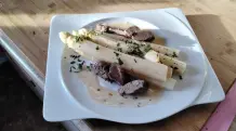 Spargel an Lammfilet mit Frühlingskartoffeln