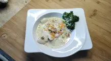 Spargel-Gemüse-Suppe mit Teigtaschen