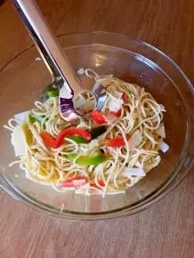 Spaghetti aglio e olio mit Paprikastreifen