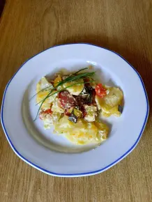 Gemüsegratin mit Kartoffeln und Wurst