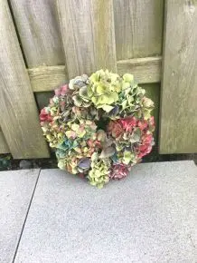 DIY-Deko: Hortensienkranz selbst binden