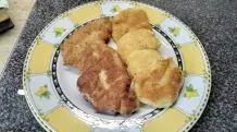 Kartoffelpuffer aus Kloßteig mit Schnitzel