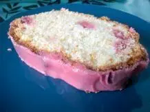 Fruchtiger Rührkuchen mit Himbeeren und Zitrone