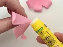 Rosen aus Papier basteln – einfache Anleitung