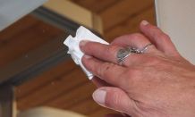 Spiegel ohne Mühe blitzeblank mit Brillenputztüchern