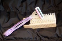 Rasierklingen reinigen mit Nagelbürsten