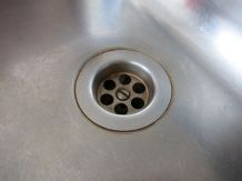 Verfärbungen im Spülbecken