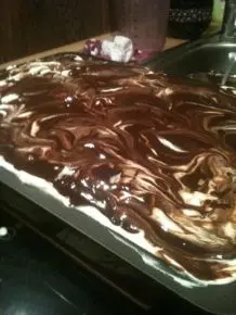 Bananen-Sahnekuchen mit Schokoglasur