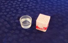 Hefe-/Germmaske gegen böse rote Pickelmännchen