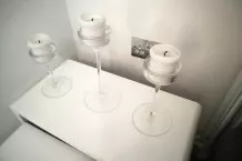 Wachs von Kerzenständern entfernen mit Spülmittelbad