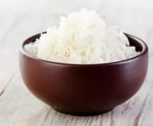 Reis in der Mikrowelle kochen