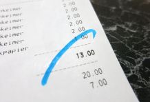 Filzstift auf Papier mit Kartoffelmehl entfernen