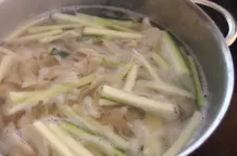 Zucchini Bandnudeln