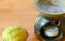 Duftlampe mit Zitronensaft reinigen