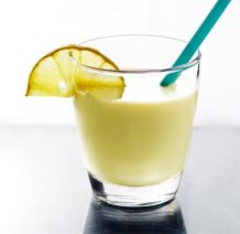 Likör 43 mit O-Saft und Milch