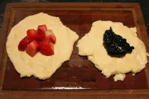 Obstknödel aus Hefeteig