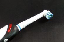 Reinigung elektrischer Zahnbürsten für Oral-B