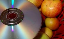 Fruchtfliegenfalle mit CD-ROM