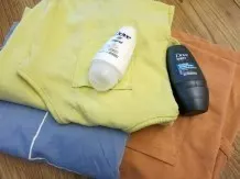 Deorückstände mit Kleidungs-Rostentferner entfernen