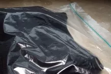 Kleider verpacken für den Rucksack in Ziploc-Beuteln