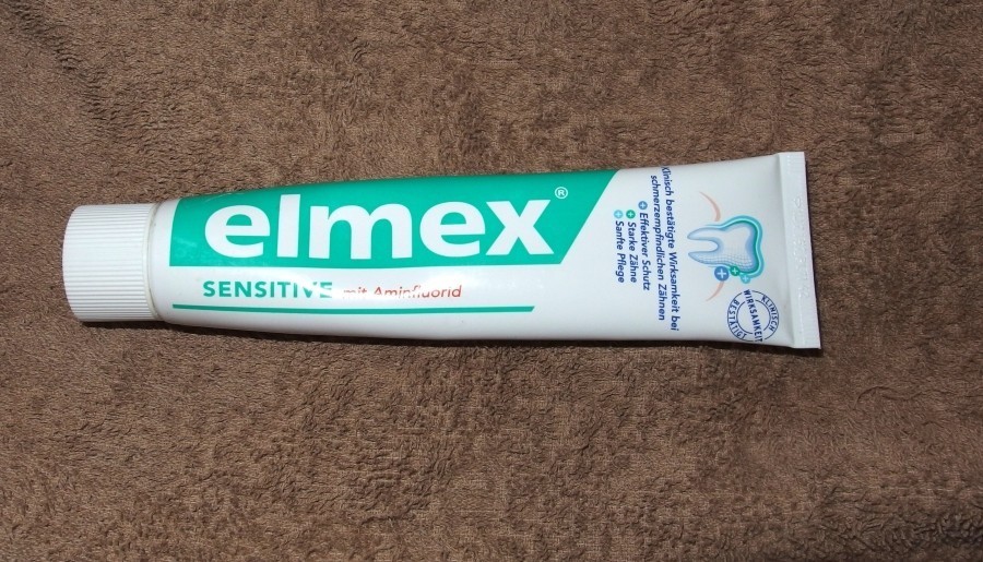 Warzen 2 mal täglich mit Elmex-Zahnpasta betupfen - nach ca. 14-20 Tagen sind sie komplett weg!