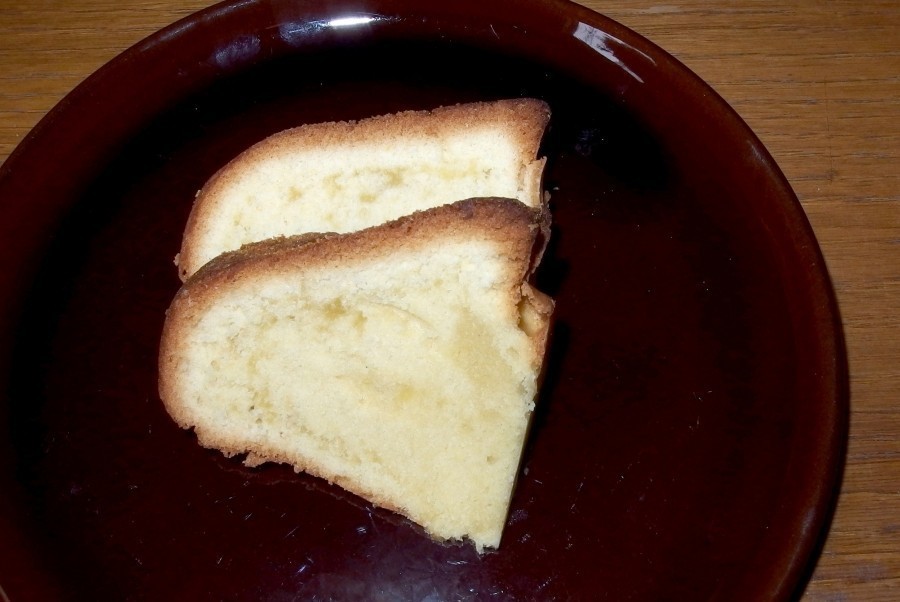 Mithilfe von Buttermilch wird ein Rührkuchen besonders locker.