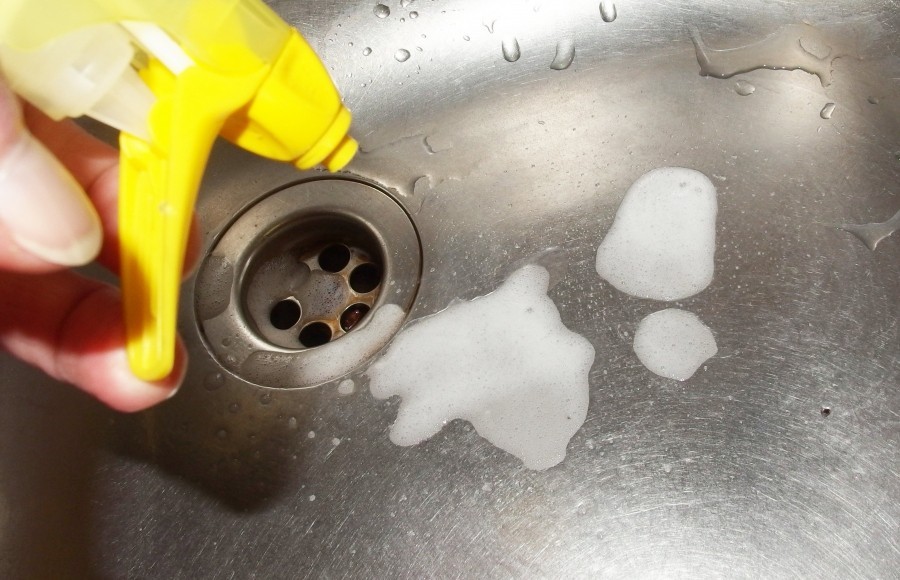Riesen Küchenputz vermeiden mit einem kleinen Trick: Geht ruckzuck, wenn man es sich angewöhnt, gehört es schnell zum "normalen Spülen" dazu, und man hat immer eine saubere Küche!