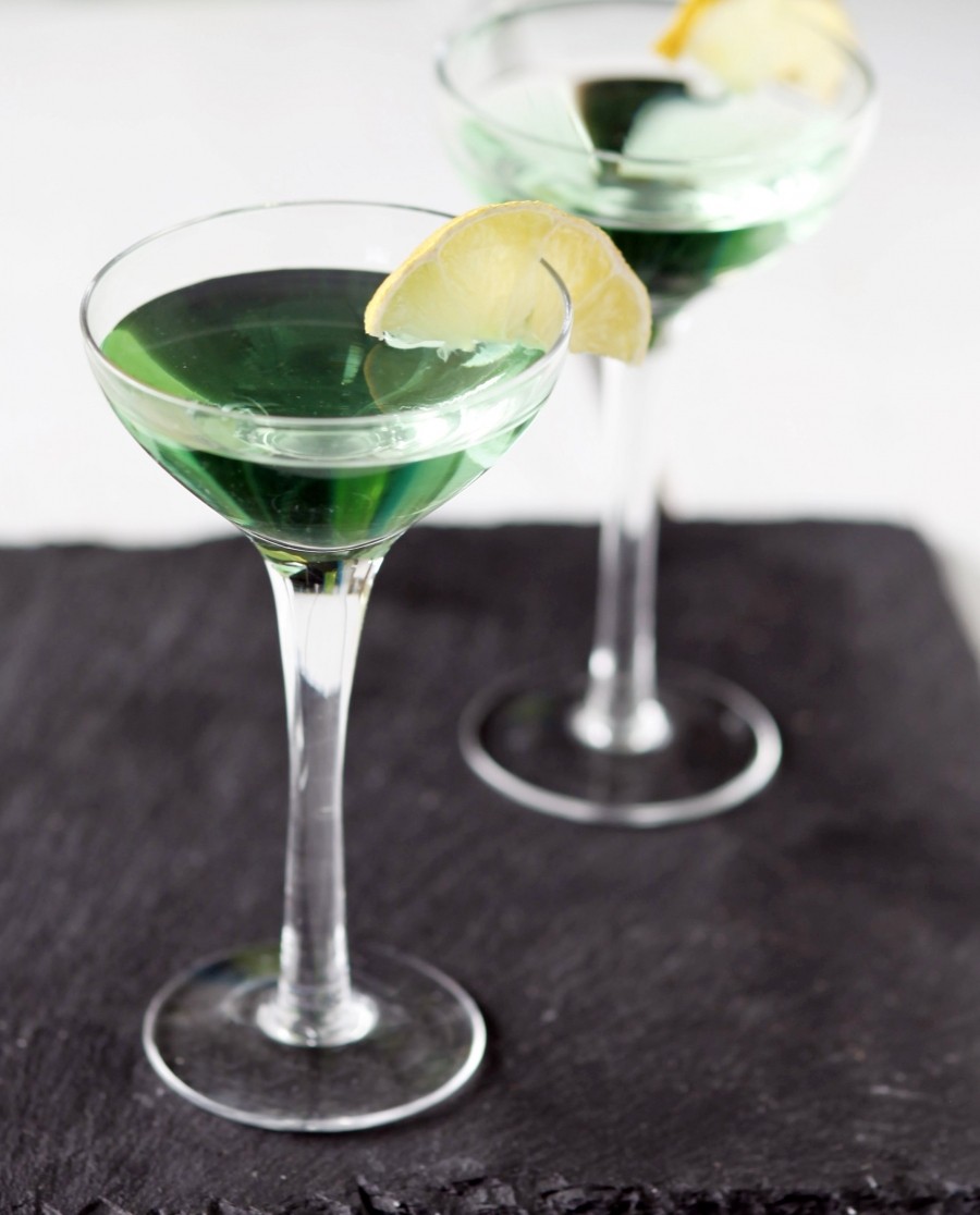 Der Appletini oder auch Apple Martini ist ein Cocktail mit Apfelgeschmack, der in einem Martiniglas serviert wird. 