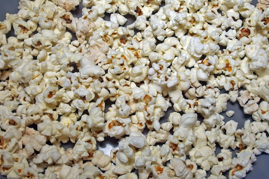 Ratzfatz-Variante für selbst gemachtes Popcorn: Ich glaube schneller und einfacher und fettloser geht's nicht.