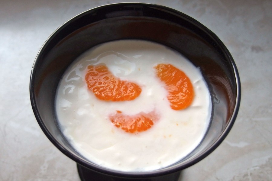 Aus Quark, Naturjoghurt, Schlagsahne und Mandarinenstückchen lässt sich eine leckere Quarkspeise zaubern.