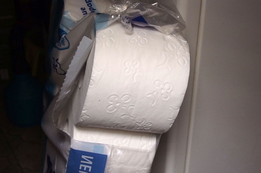 Manche Toilettenpapier-Tüten eignen sich ganz hervorragend als Müllbeutel im Badmülleimer.