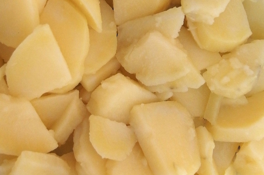 In Essig geschwenkte Kartoffelscheiben kleben nicht aneinander.