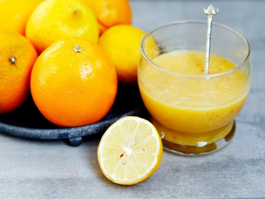 Ihr werdet Euch wundern, wie gut Orangen gelieren und wie lecker und fruchtig es schmeckt.