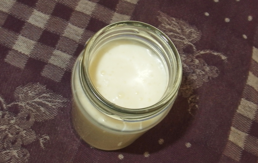 Joghurt selber herstellen wie zu Omas Zeiten: Morgens vorbereiten - am Abend ist der Joghurt fertig.