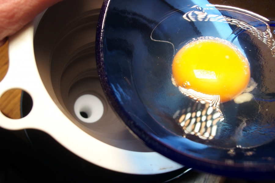 Dieser Tipp zum Trennen von Eiweiß und Eigelb klappt nur mit frischen Eiern - dann aber besonders gut!