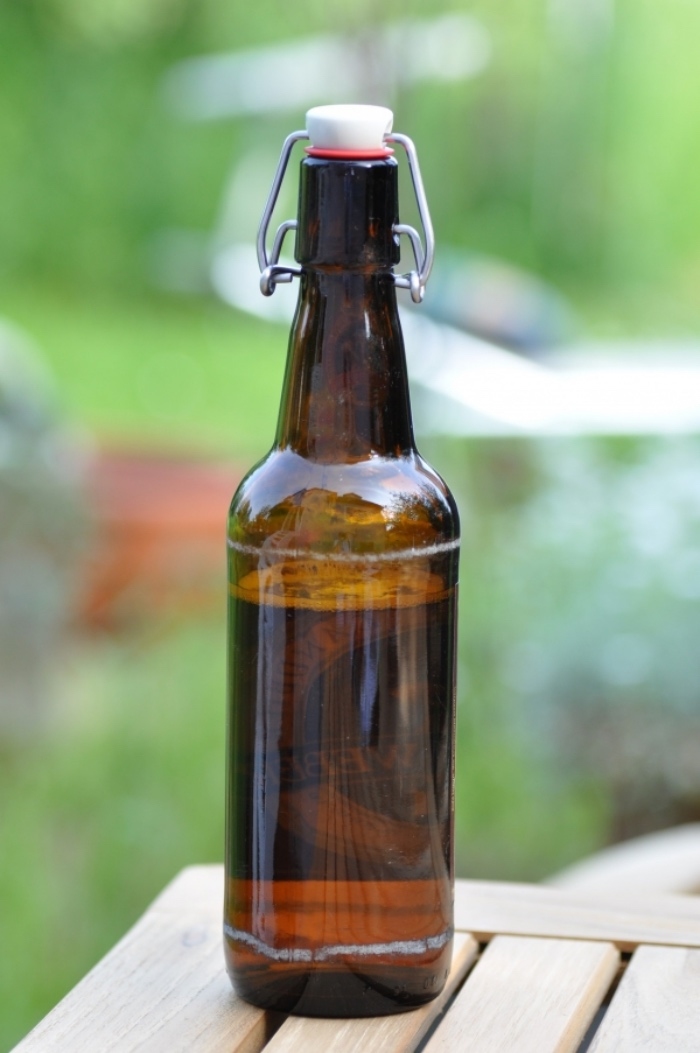 Wunderbar süffiges Ritterbier: Einfach dunkles Bier oder Exportbier mit lieblichem Met (Honigwein) mischen.