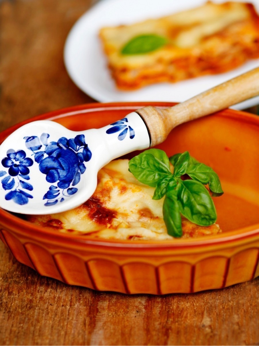 Lasagne: Eine sehr gut schmeckenden und fettfreie Alternative für Bechamelsoße ist Tomatensaft, gewürzt mit italienischen Kräutern.