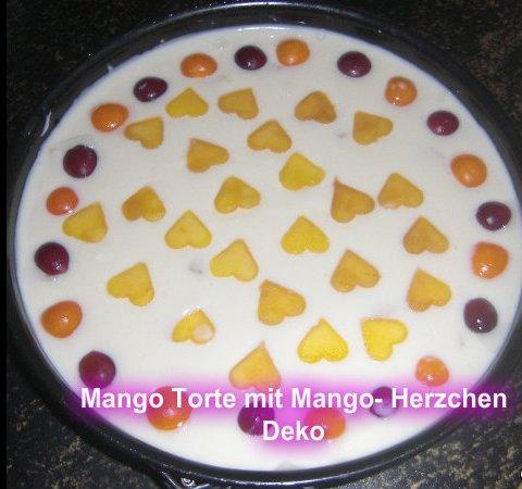 Mangotorte mit Mango Herzchen