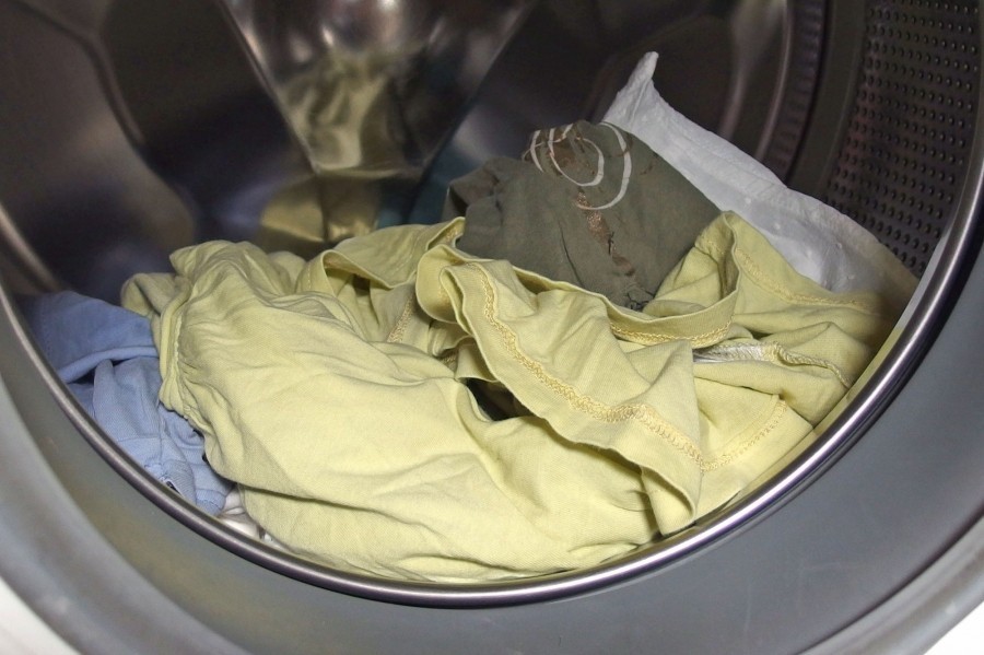 Stinkt deine Wäsche nach dem Waschen? Dann kommt hier ein super Tipp, der wirklich hilft. Probier's aus.