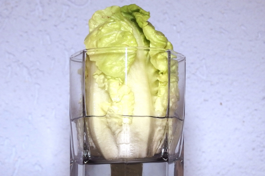 So kann man Salatherzen 2-3 Tage im Kühlschrank frischhalten.