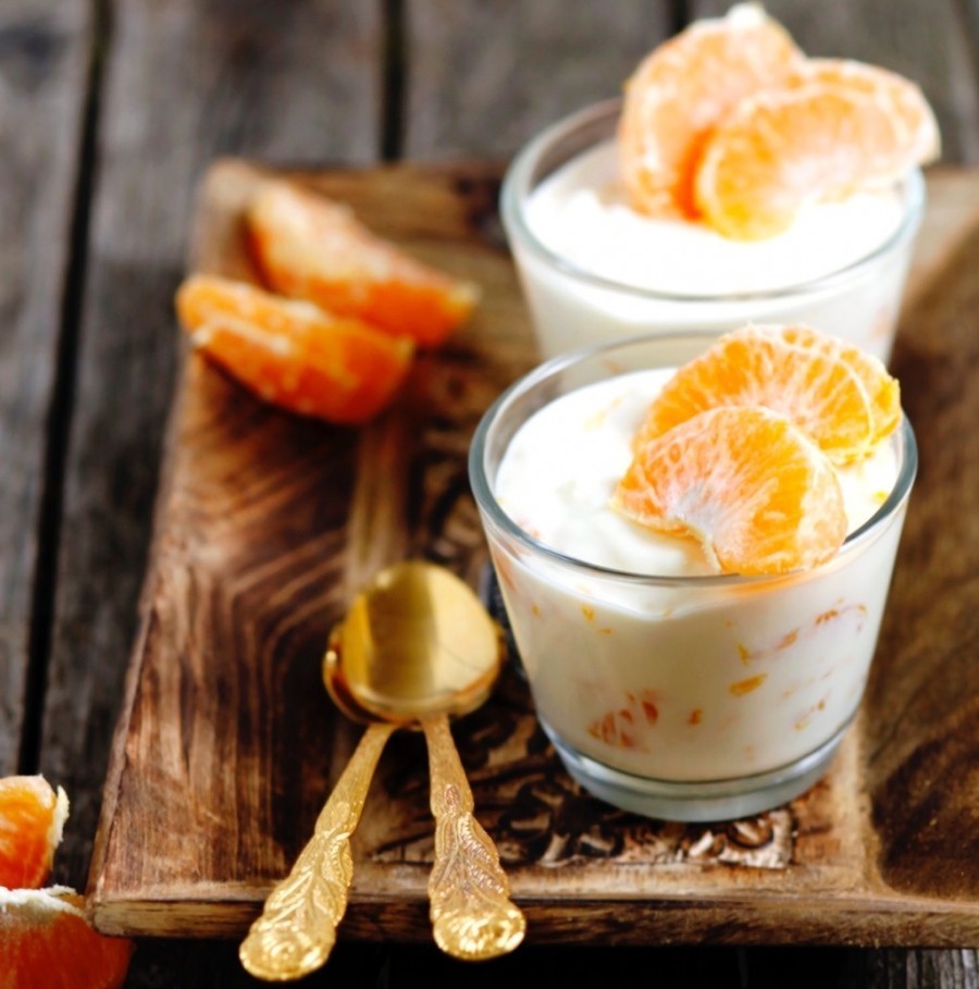 Dieser einfache Quarkpudding mit Mandarinen ist schnell zubereitet und schmeckt lecker, frisch und fruchtig.