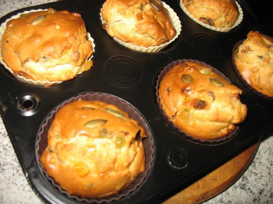 3 Gebackene Muffins in der Muffinform