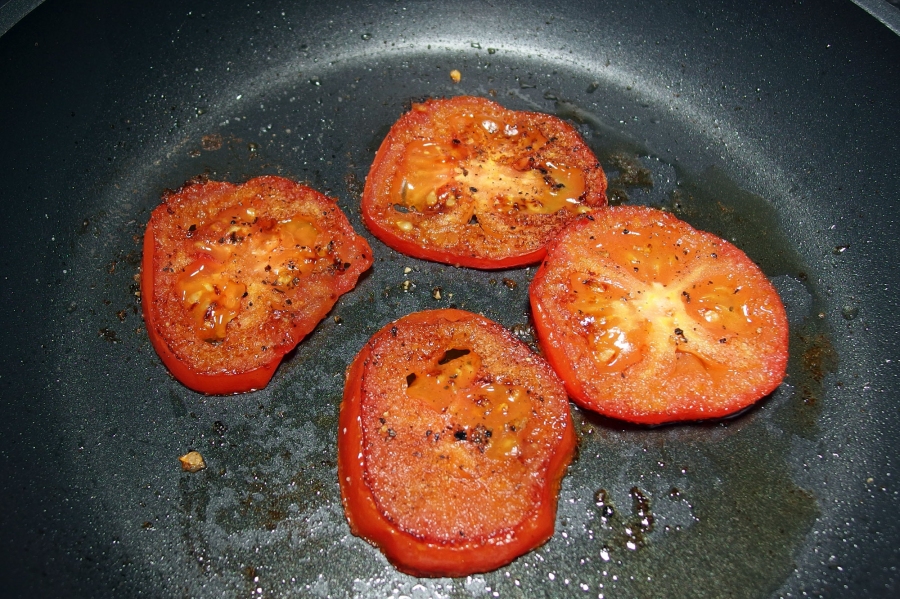 Tomatenmengen bewältigen - ein Tipp für eingemachte Tomaten.