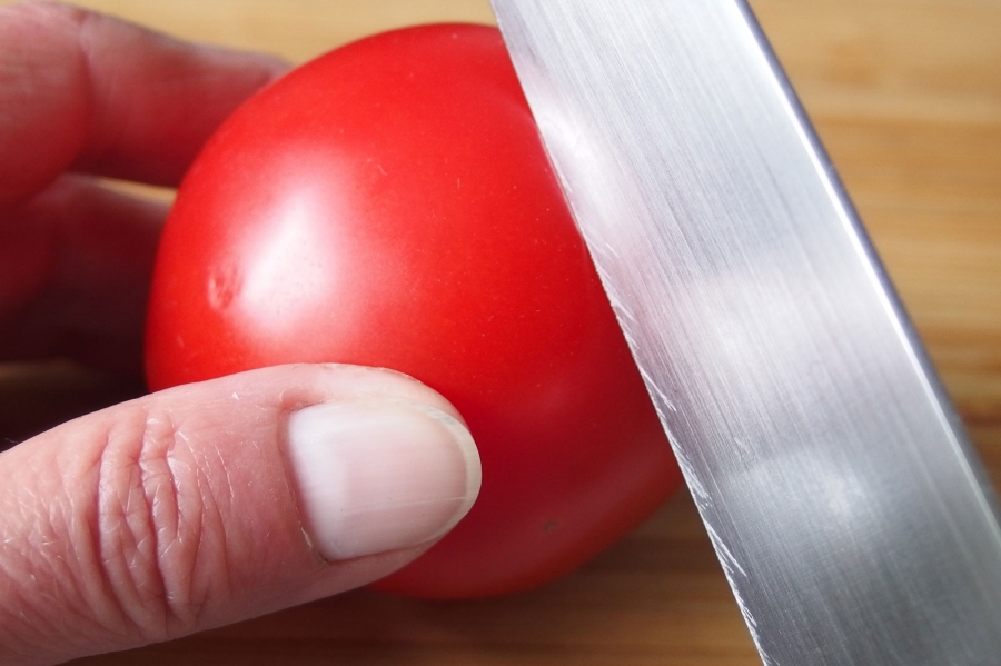 Tomaten schälen - für Faule - ganz einfach: Dieser Tipp stellt 2 Varianten vor.