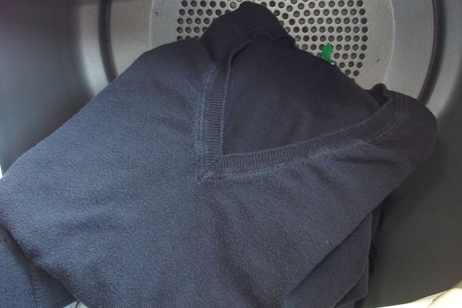 Wenn man die noch warme Wäsche aus dem Trockner gleich zusammenlegt, spart man sie das Bügeln.