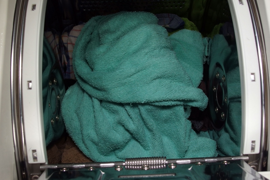 Muffige Wäsche? So entfernt man schlechte Gerüche aus der Wäsche.