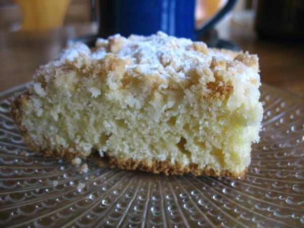 Einfach in der Zubereitung und super schnell: Der einfache Butter-Streuselkuchen überzeugt auch Backanfänger von Blechkuchen! Ideal als Geburtstagskuchen!