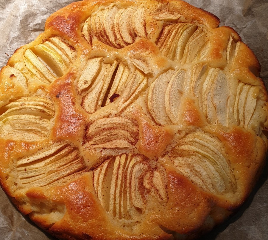 Dieser Apfel-Quark-Kuchen wird saftig und lecker und ist wirklich schnell gemacht.