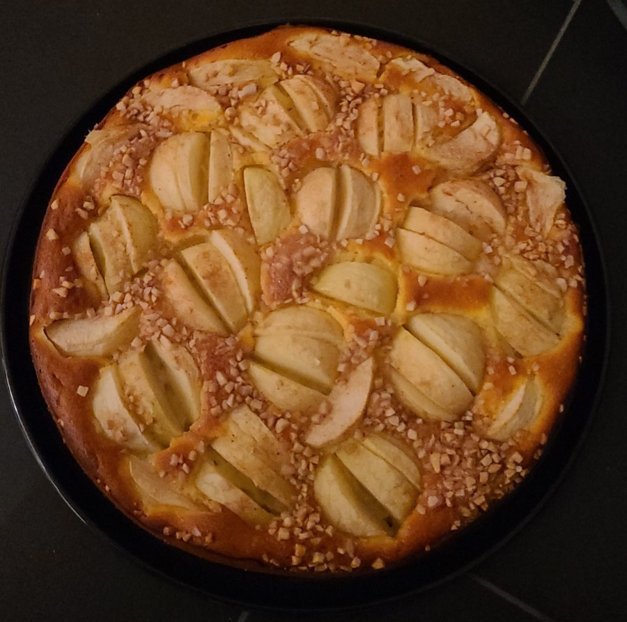 Der Apfelkuchen wird saftig und lecker und ist wirklich schnell gemacht.